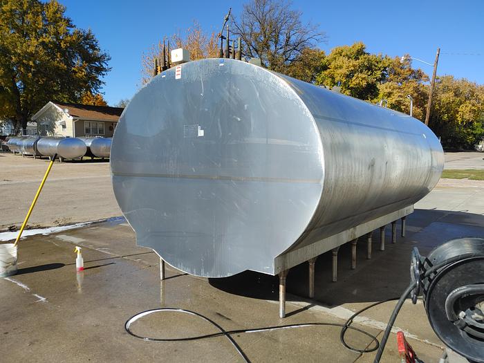 Used Mueller 6000gal Milk Cooling Tank