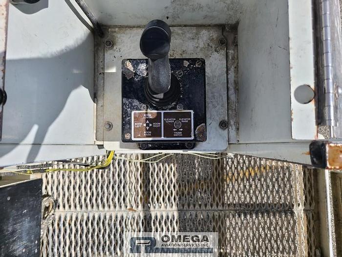 Used 2000 FMC LMD2000 Aircraft Deicer (2,000 total gallon tank cap)