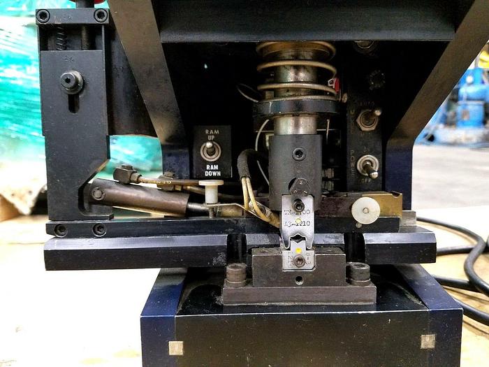Used Electric Pneumatic Terminal Crimping Machine AMP Wire Crimp