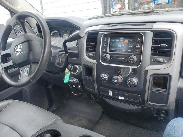 Used 2017 Elliott M43R Sign Crane on 2017 Ram 5500 Reg Cab Flatbed Truck – M54174