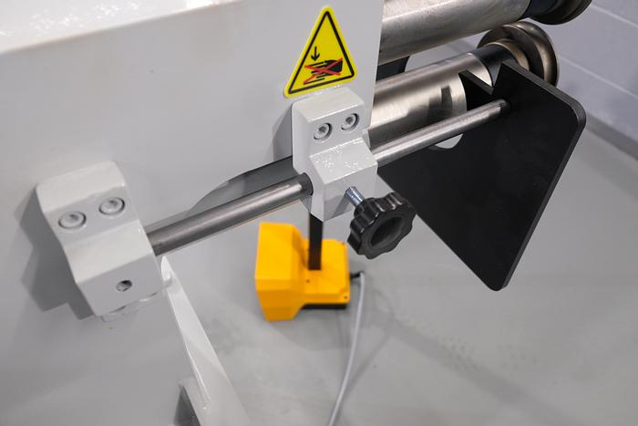 UZMA 4.0 Power Operated 4mm Swaging machine