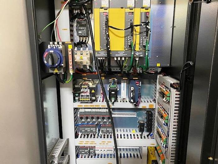 Used Hyundia Wia F650/50 3-Axis Vertical Machining Center