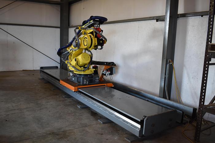 Used Fanuc R-2000ib/125L with 30 ft track, Very Low Hours
