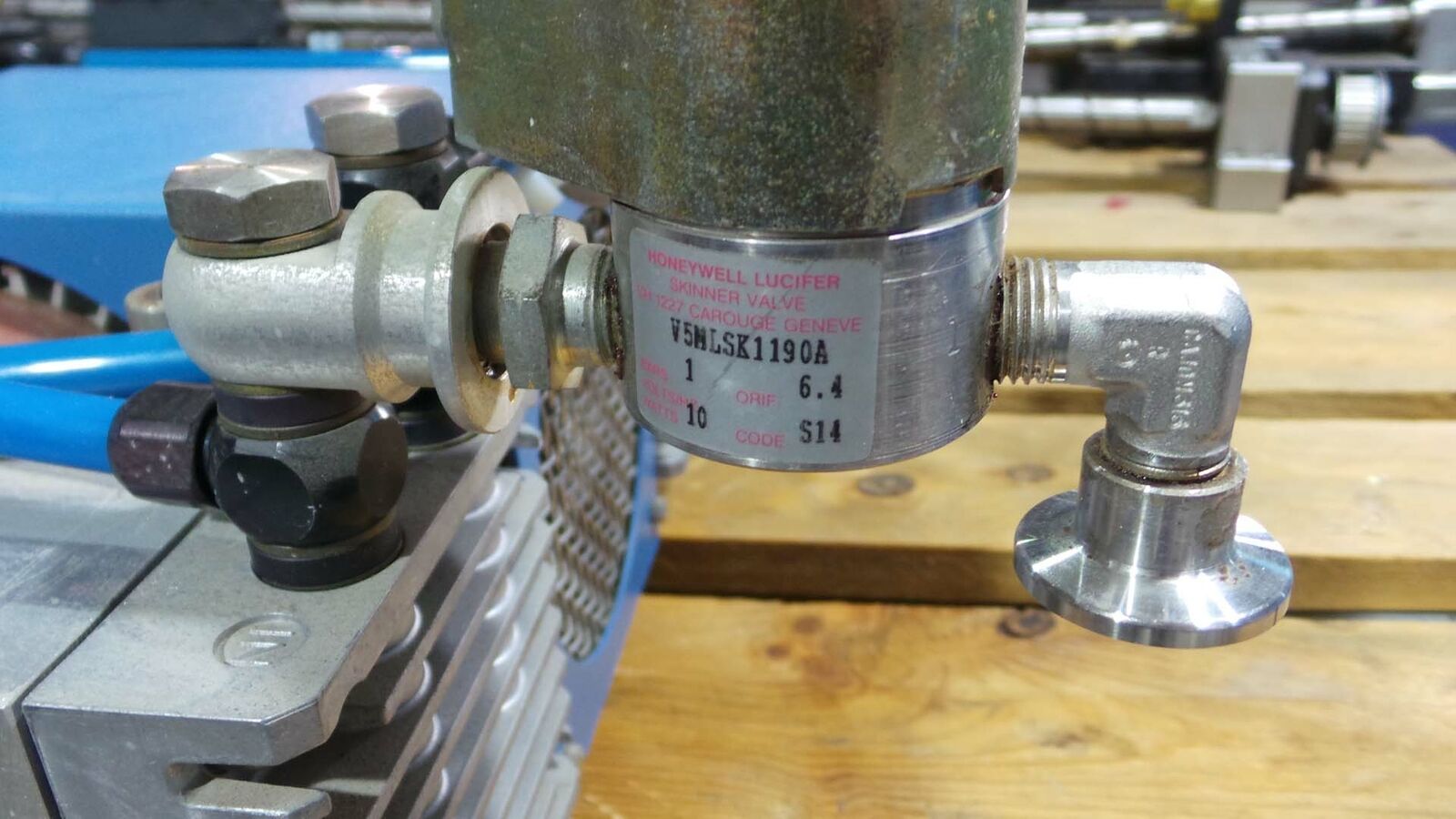 Used ABM Vacuubrand 4EKGF63CX-4 Pump, 4EKGF63CX-4 / 230V / 50~60Hz / 0,18kW / Diaphragm Vacuum Pump /