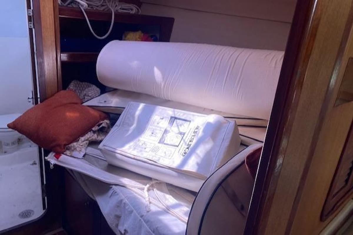 Used 1999 Hunter Passage 420