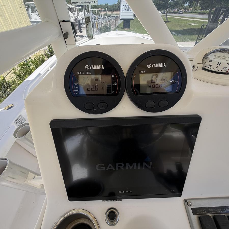 Used 2007 Everglades 243CC