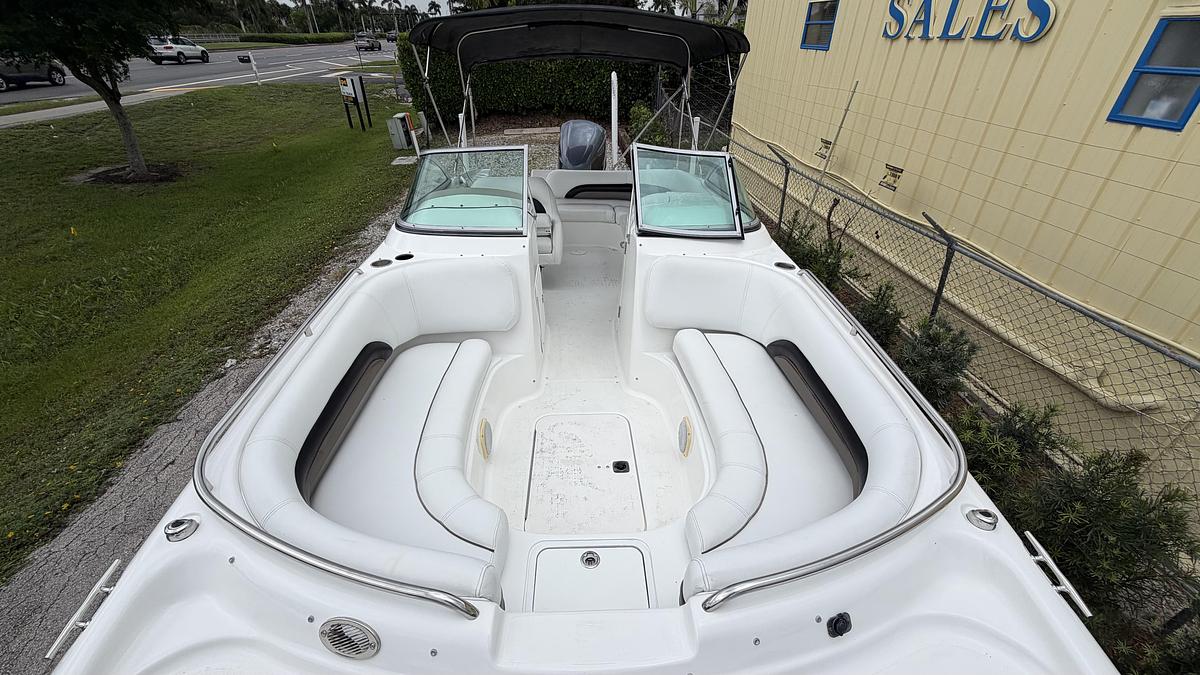 Used 2013 Hurricane SunDeck 237