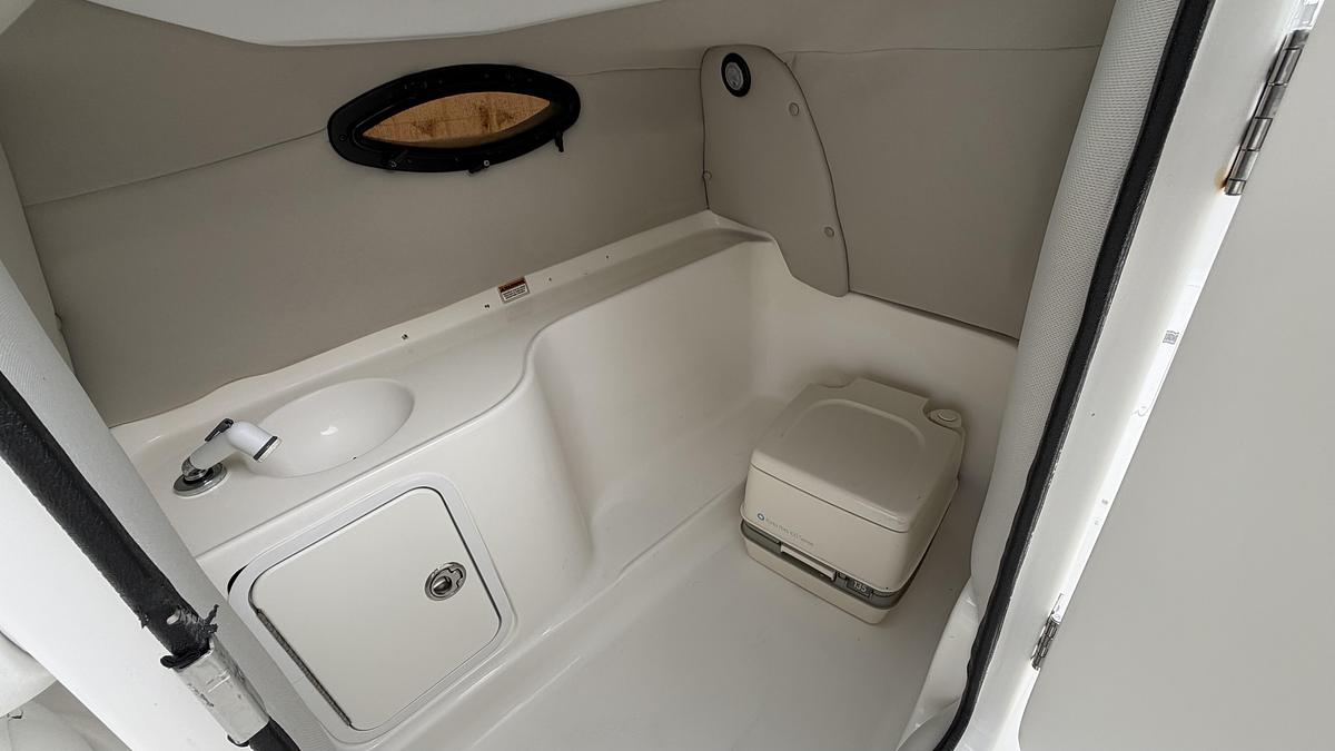 Used 2013 Hurricane SunDeck 237