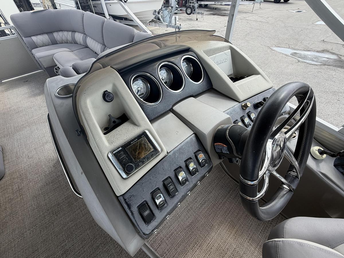 Used 2018 Bennington 25 QX