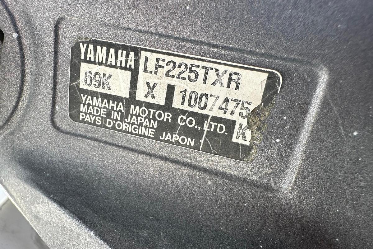 Used 2001 Boston Whaler 26 Outrage