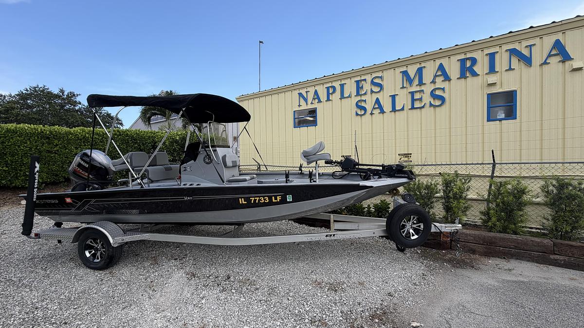 Used 2023 Xpress H20B Bay
