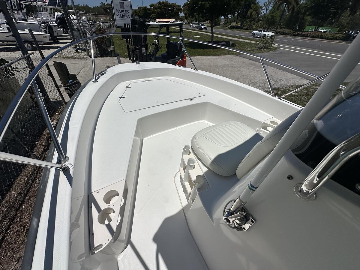Used 2007 Boston Whaler 200 Dauntless