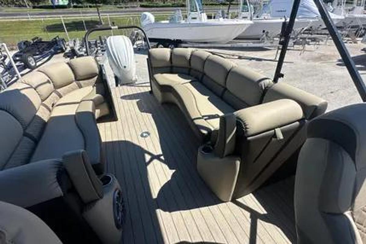 Used 2024 Veranda VP 25RC| 25'