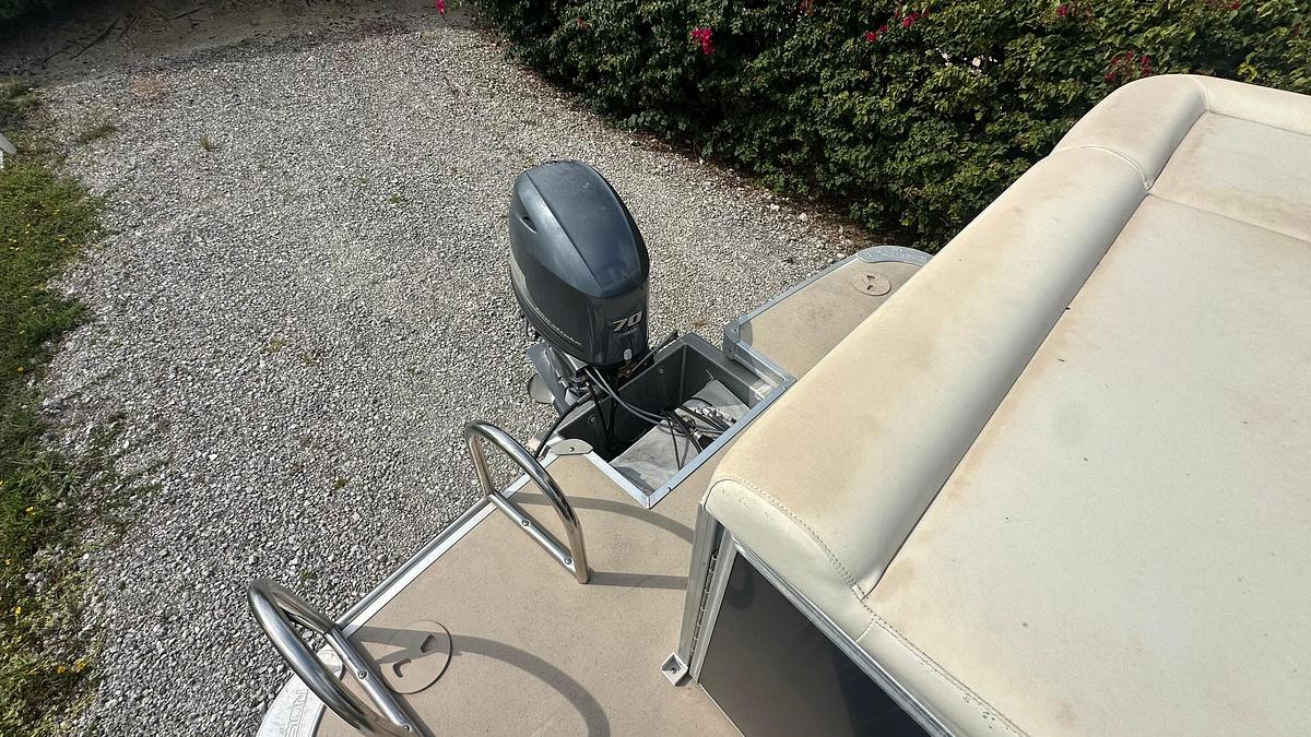 Used 2012 Xcursion X21C