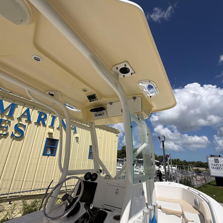 Used 2007 Everglades 243CC