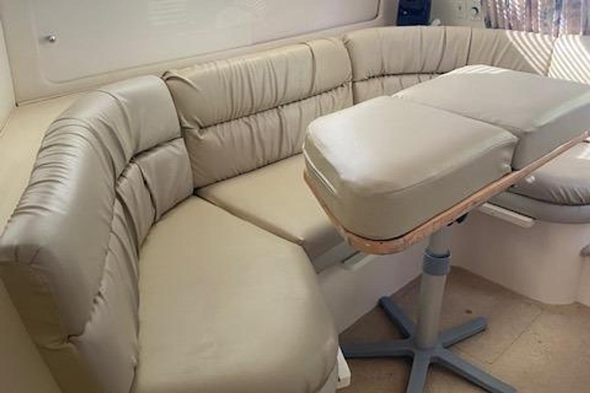 Used 1998 Carver 380 Santego