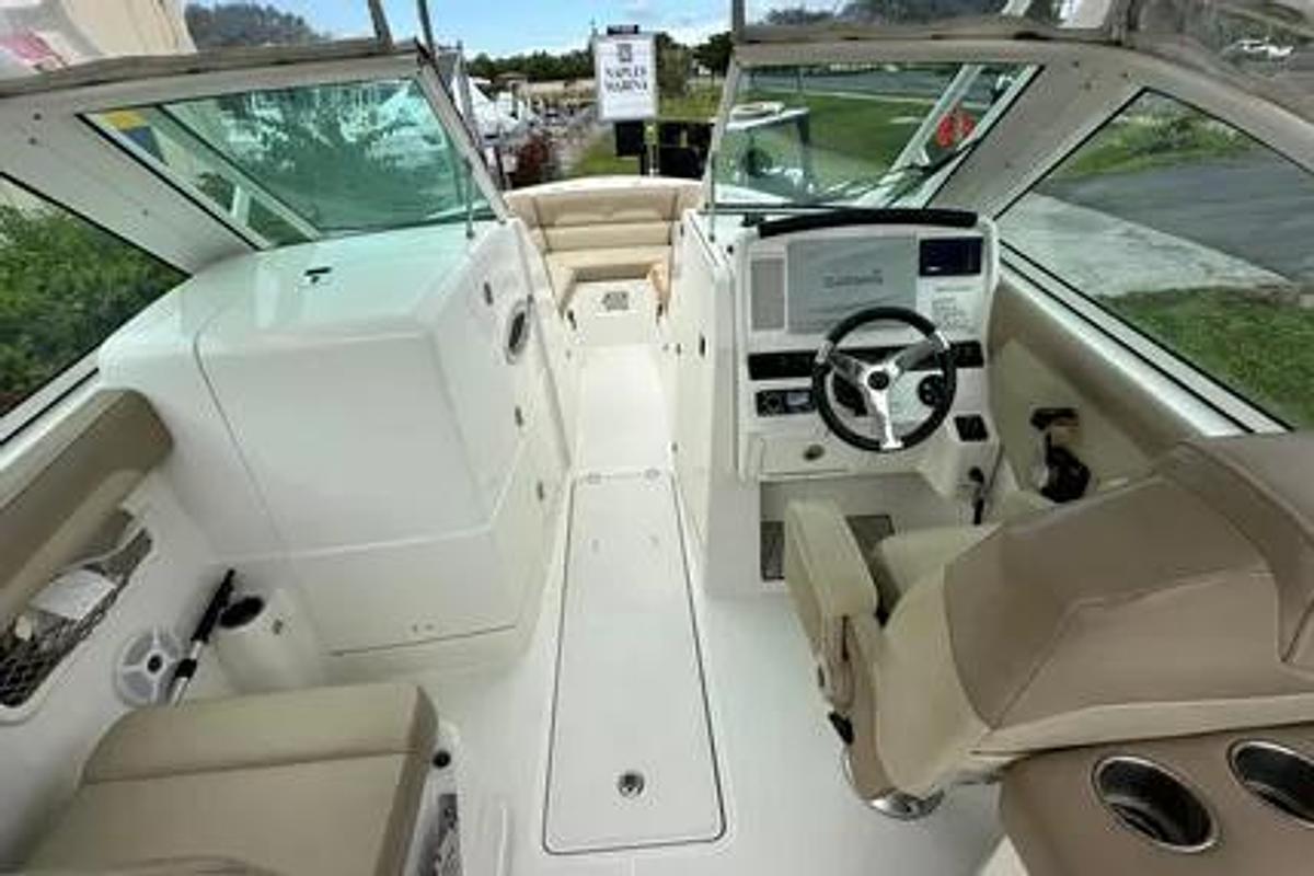 Used 2017 Sailfish 245 DC| 24'