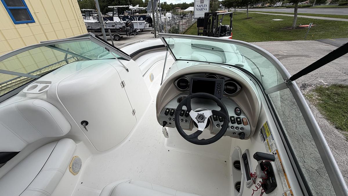 Used 2013 Hurricane SunDeck 237