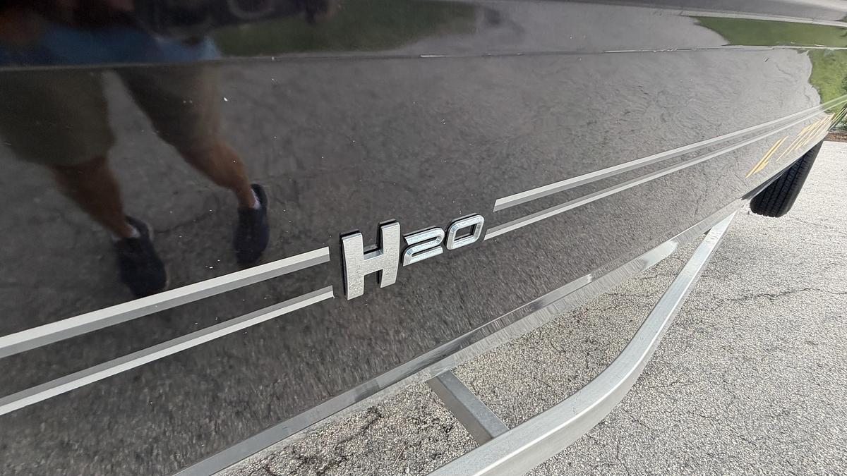 Used 2023 Xpress H20B Bay