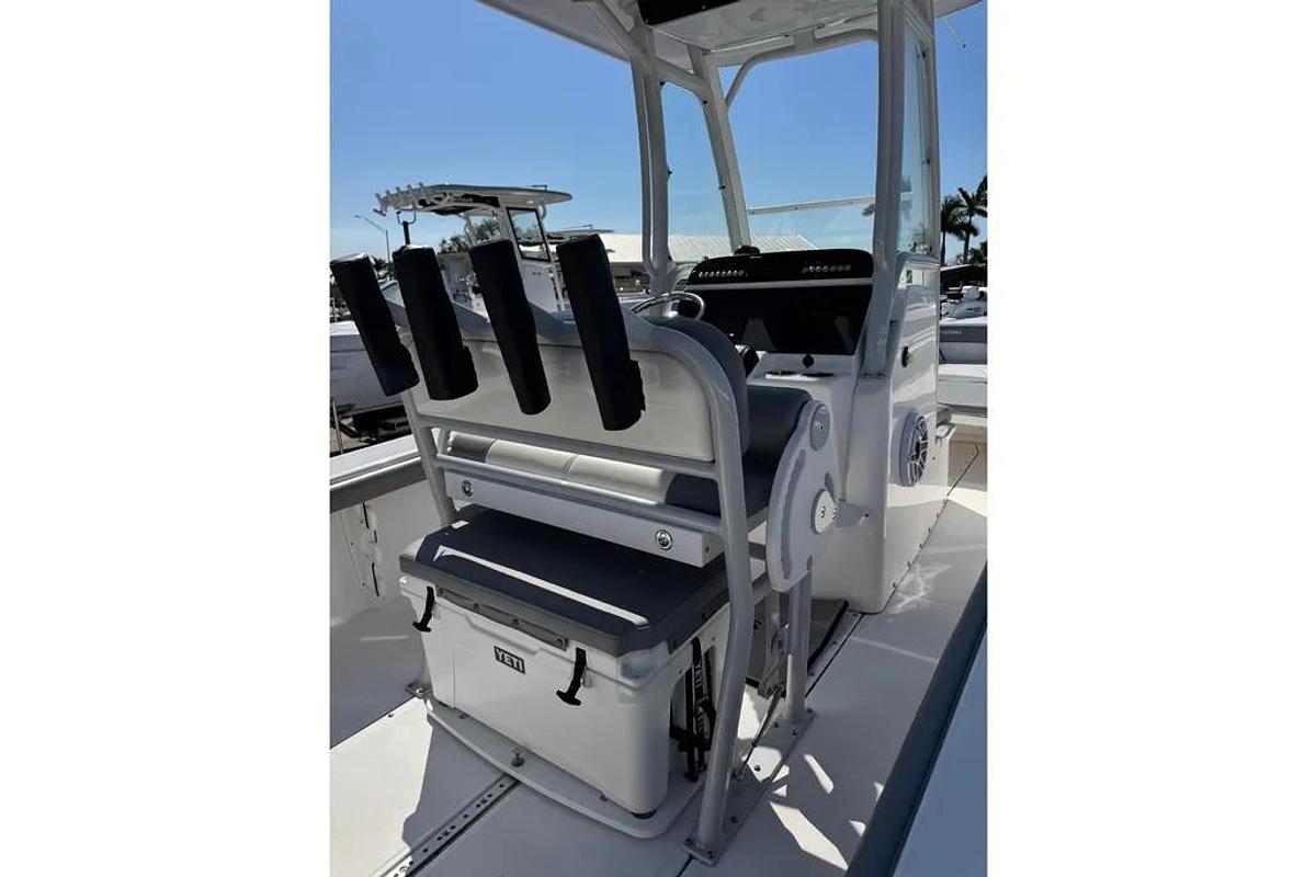 2024 Everglades 243CC