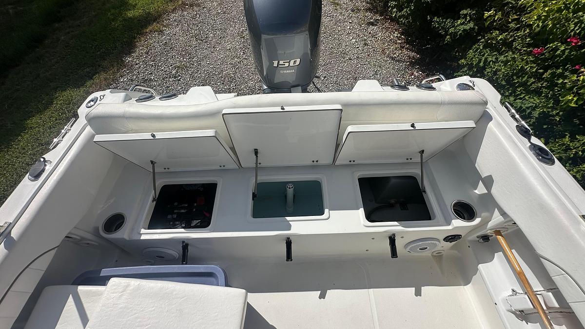 Used 2012 Sea Hunt Escape 220 LE