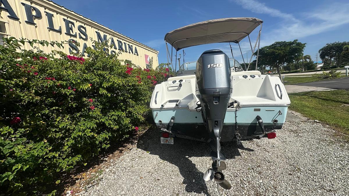 Used 2012 Sea Hunt Escape 220 LE
