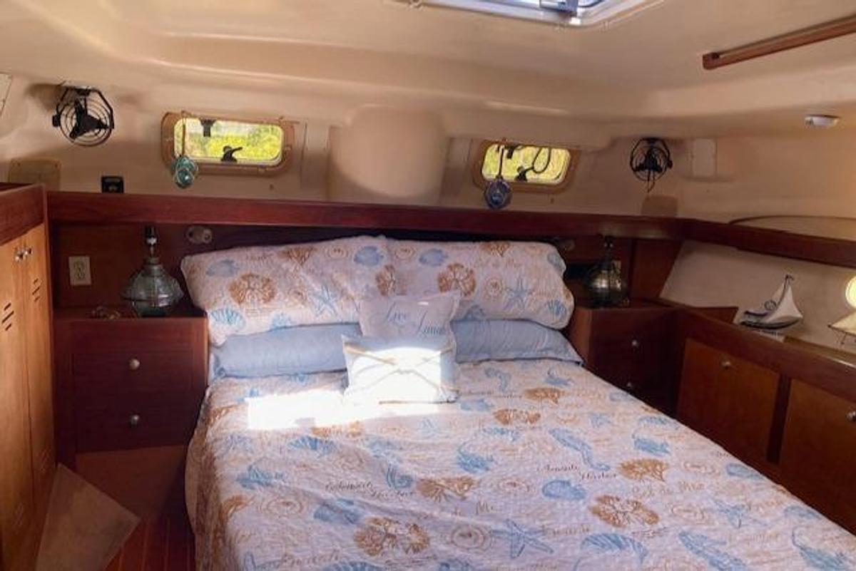 Used 1999 Hunter Passage 420