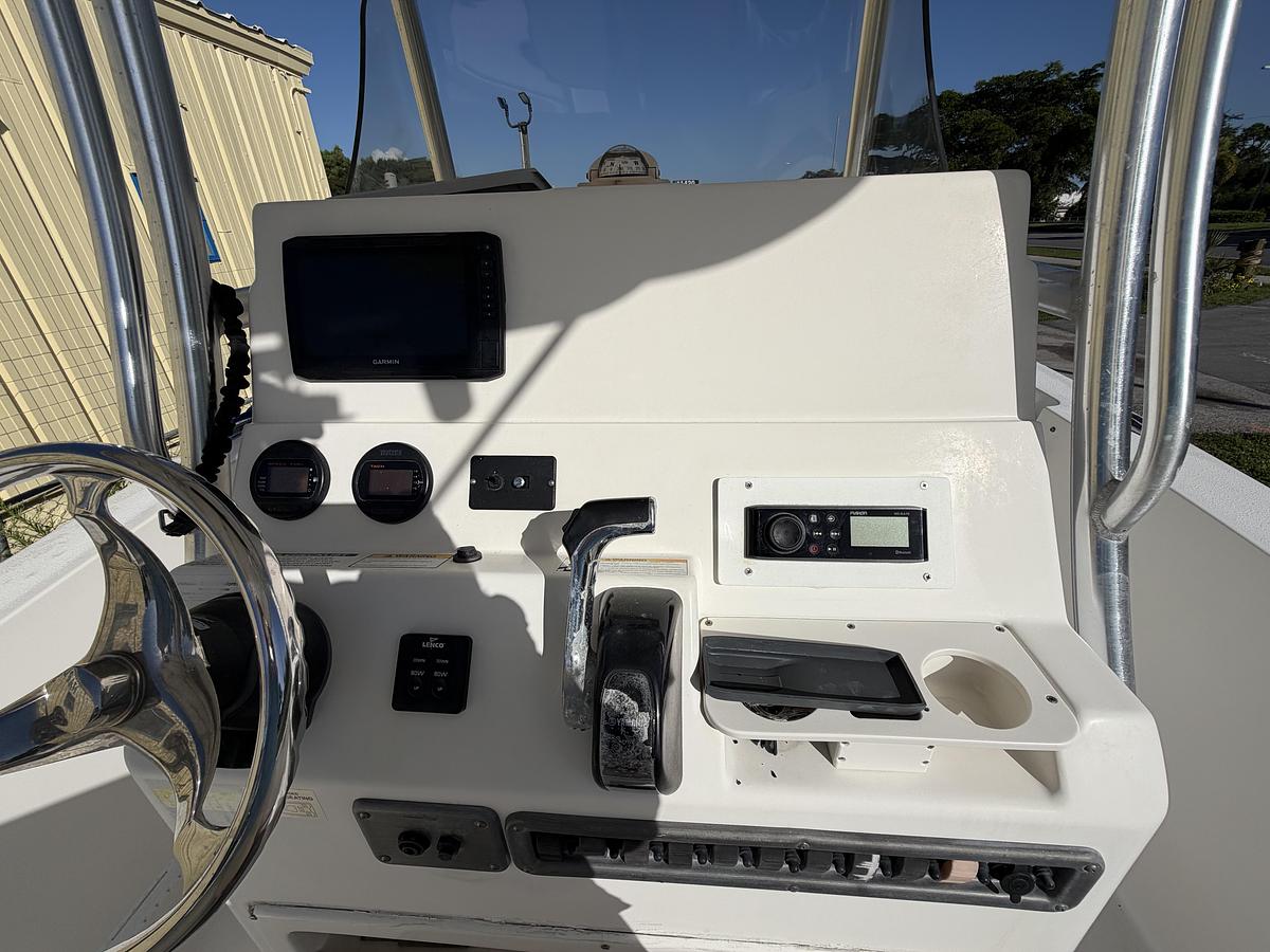 Used 2012 NauticStar 2500XS Offshore