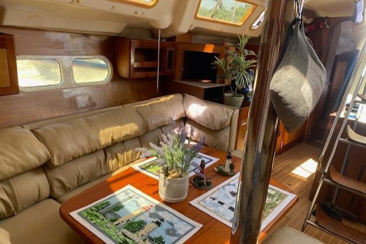 Used 1999 Hunter Passage 420