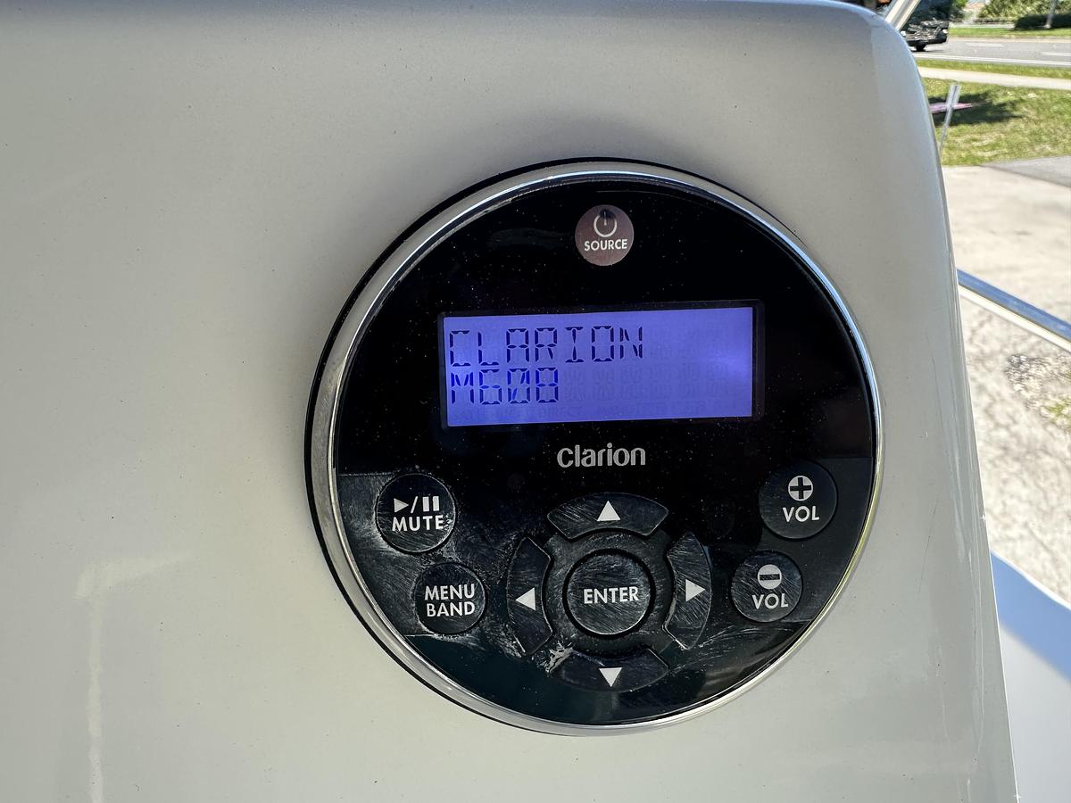 Used 2007 Boston Whaler 200 Dauntless