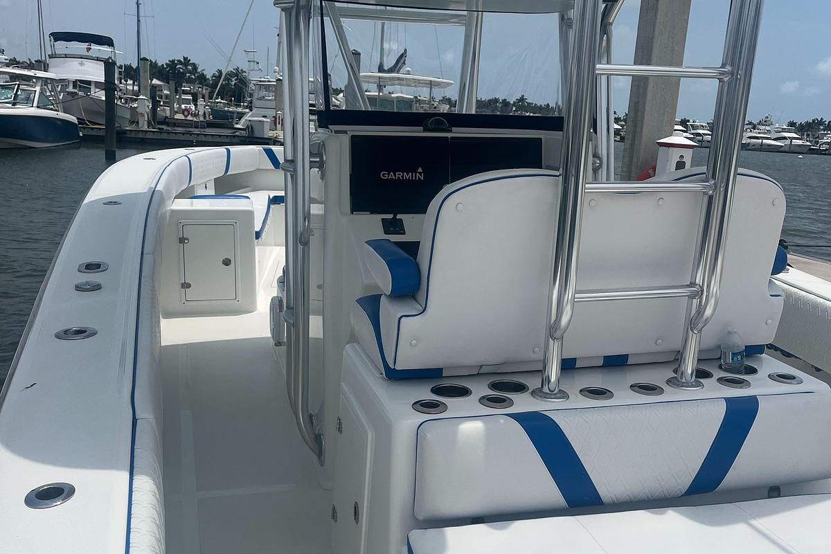 Used 2016 Venture 39 Forward Seating
