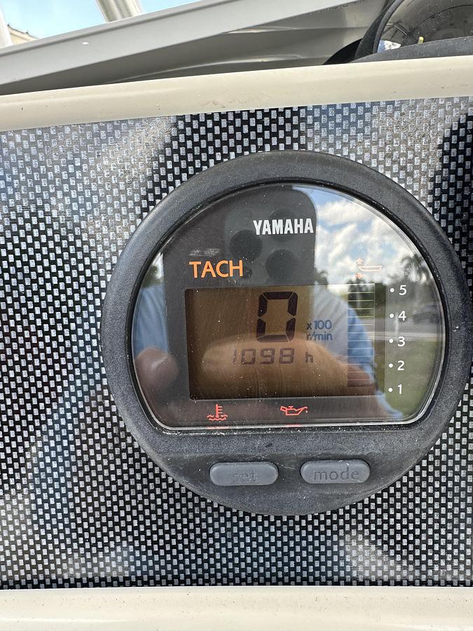 Used 2014 Pioneer 222 Sportfish