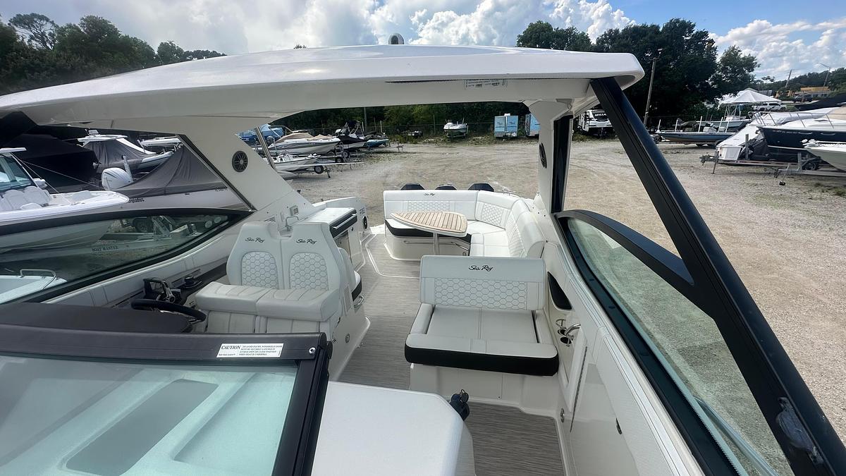 Used 2023 Sea Ray Sundancer 320 Outboard