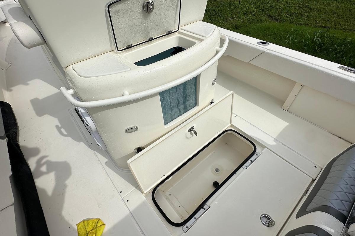 2026 ShearWater 270 SS Open