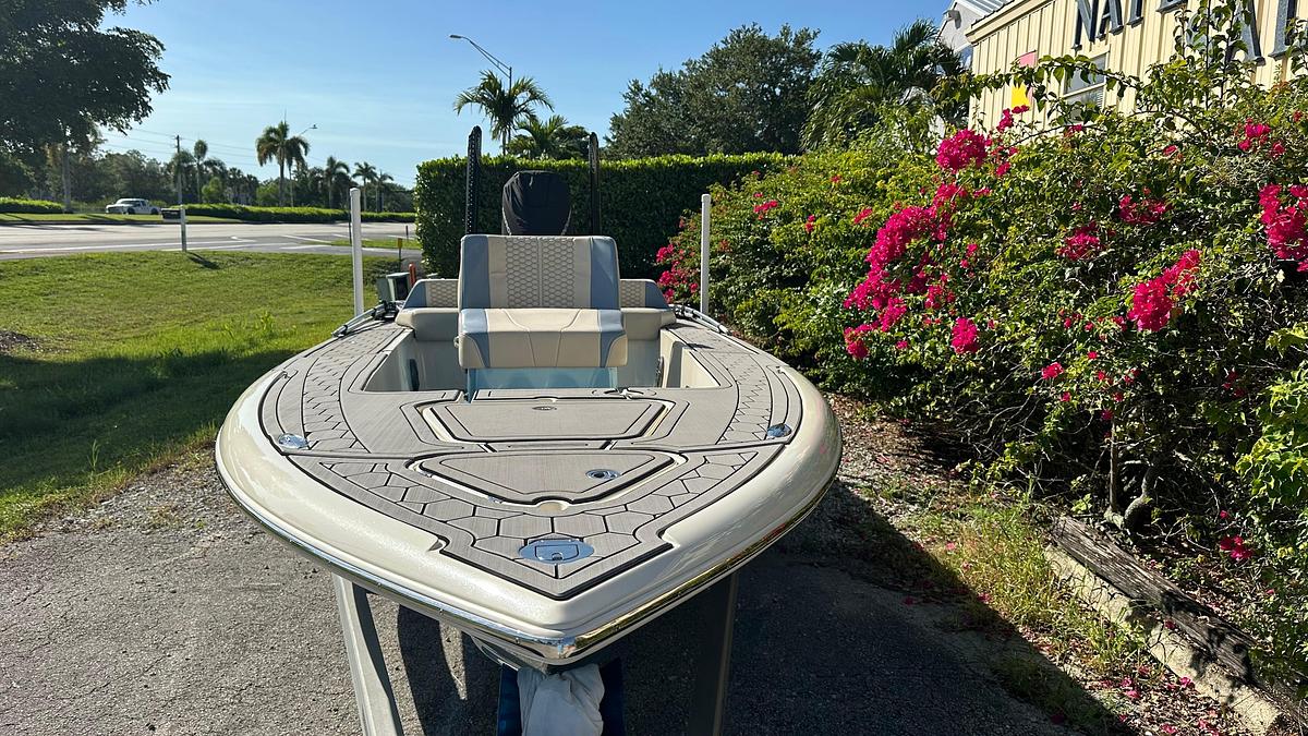 Used 2018 Outlaw 300R