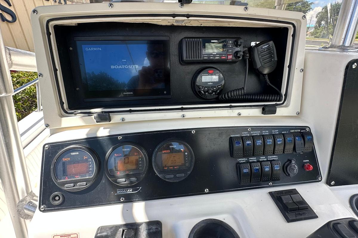 Used 2001 Boston Whaler 26 Outrage