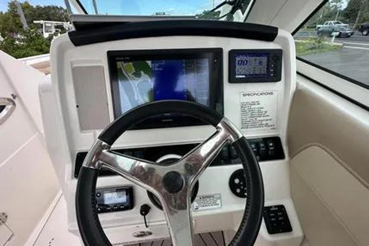 Used 2017 Sailfish 245 DC| 24'