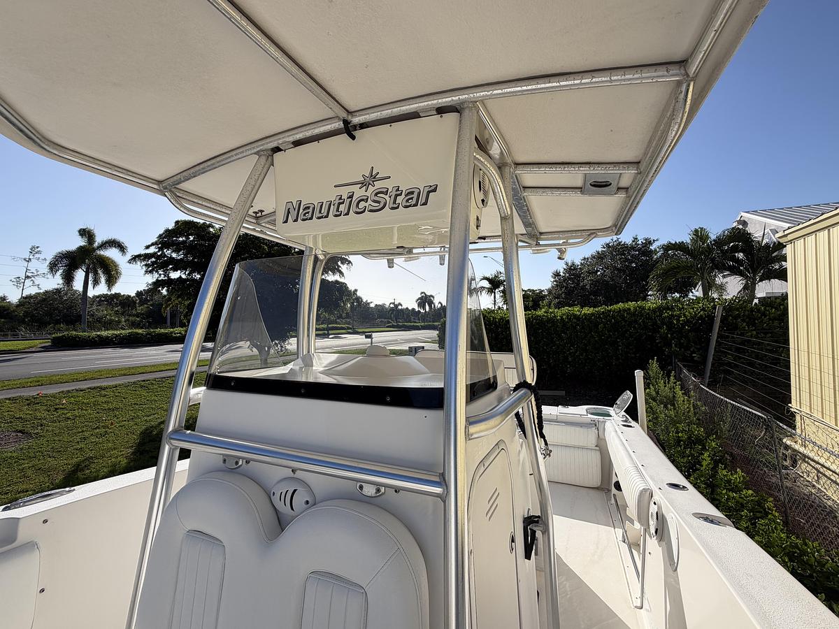 Used 2012 NauticStar 2500XS Offshore