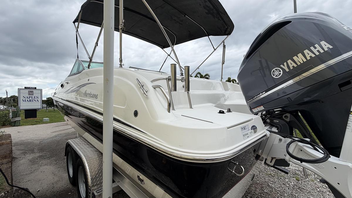 Used 2013 Hurricane SunDeck 237