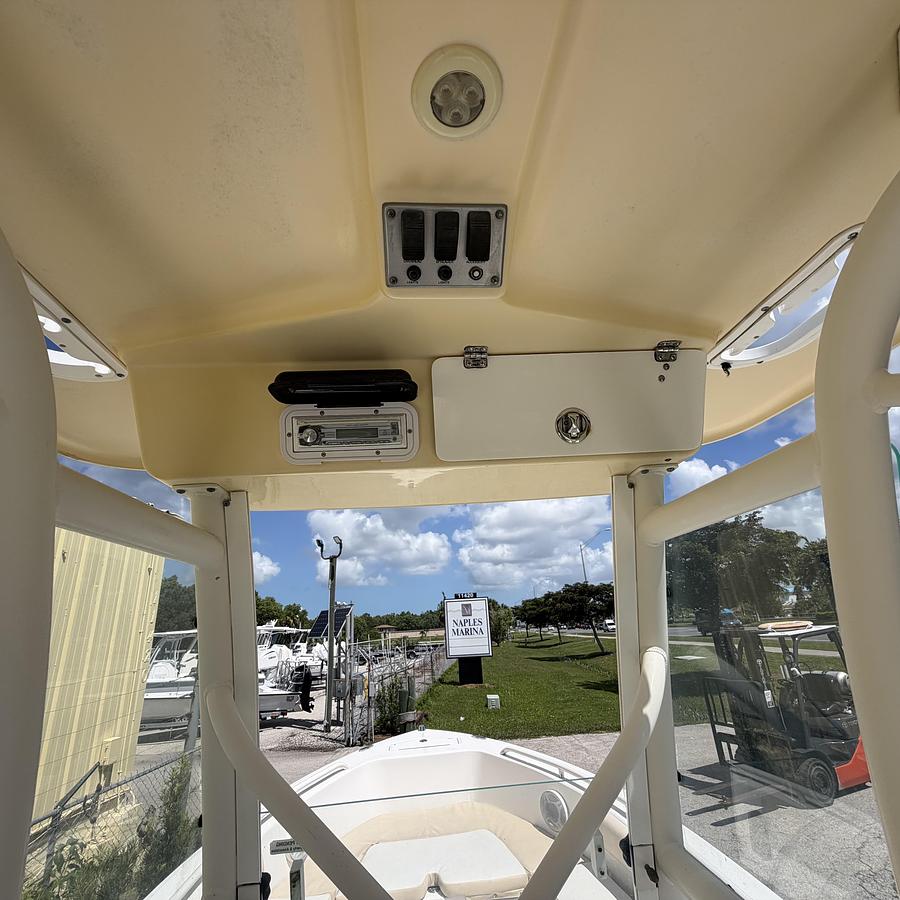 Used 2007 Everglades 243CC