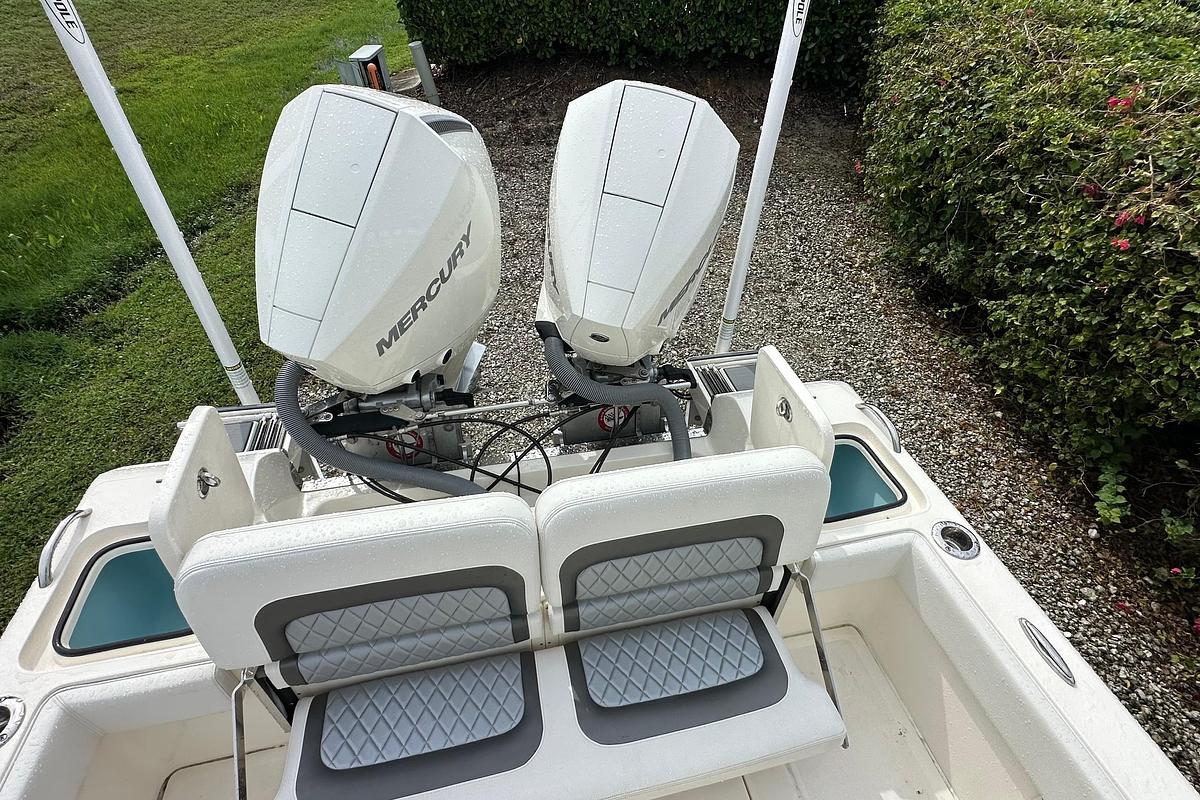 2026 ShearWater 270 SS Open