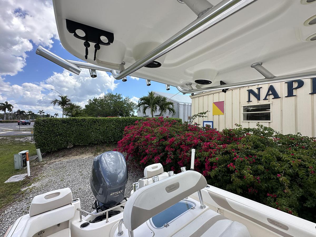 Used 2014 Pioneer 222 Sportfish