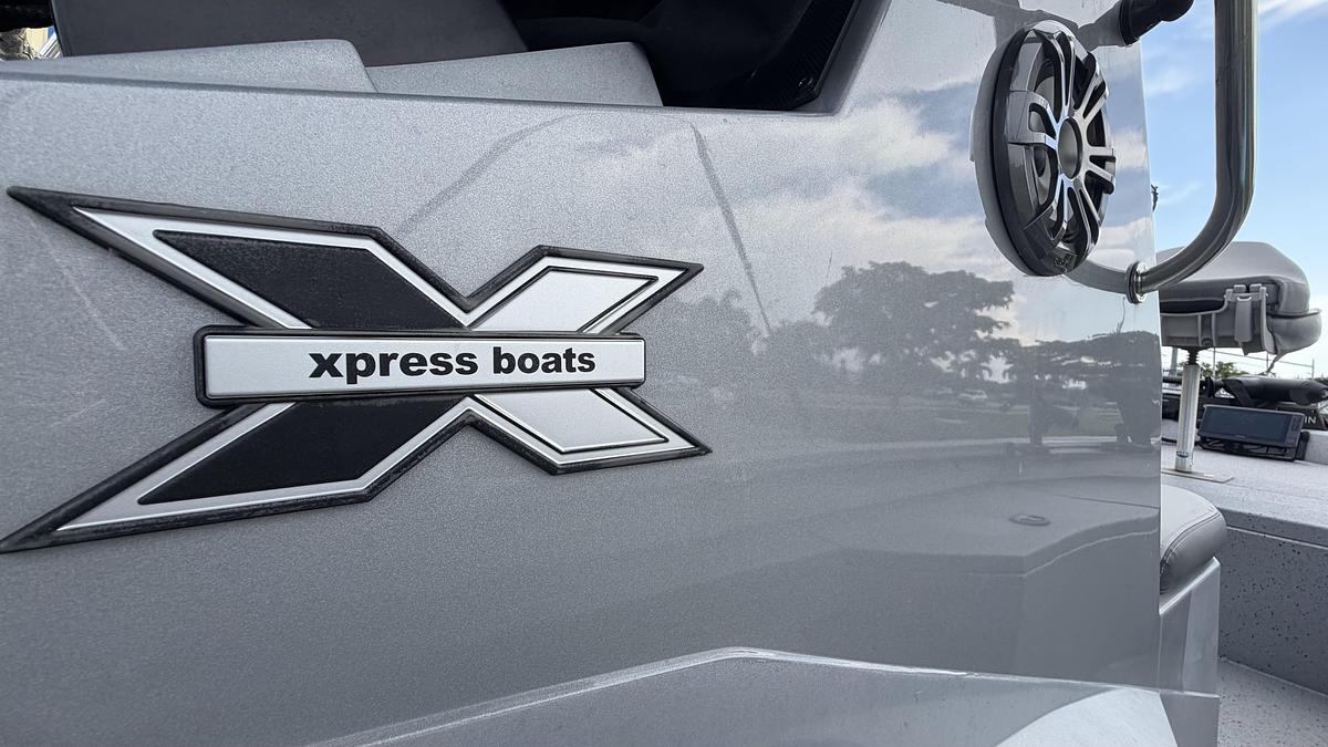 Used 2023 Xpress H20B Bay