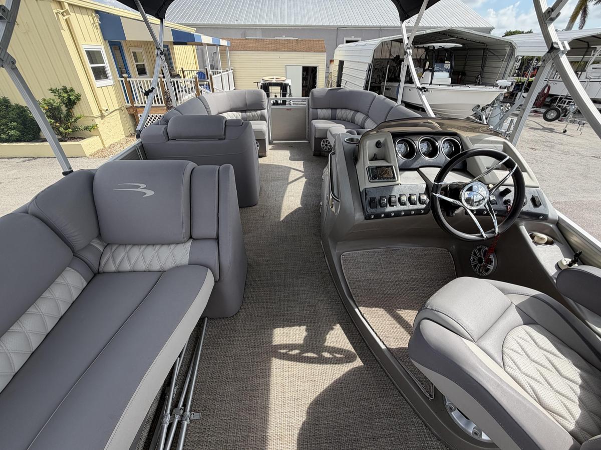 Used 2018 Bennington 25 QX
