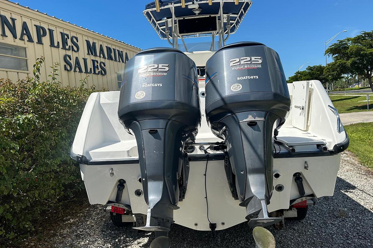 Used 2001 Boston Whaler 26 Outrage