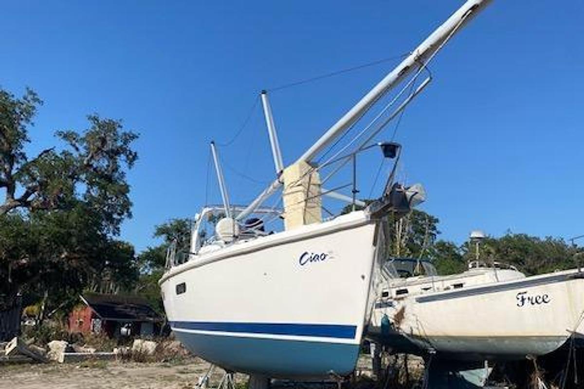 Used 1999 Hunter Passage 420