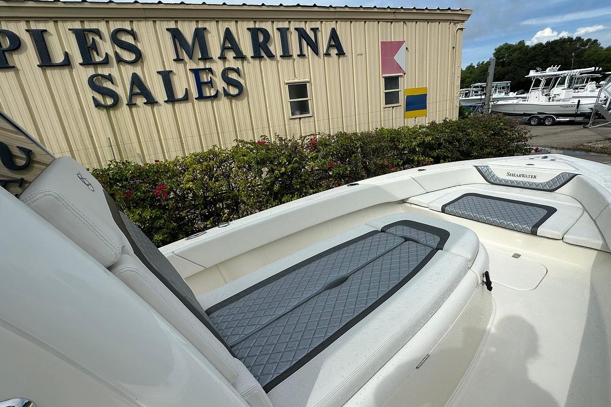 2026 ShearWater 270 SS Open