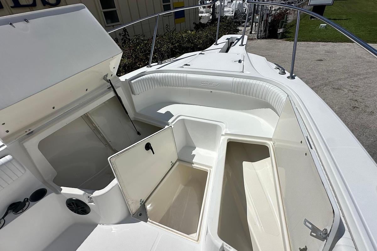 Used 2001 Boston Whaler 26 Outrage