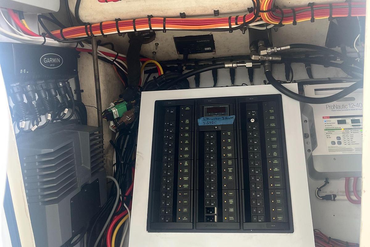 Used 2016 Venture 39 Forward Seating