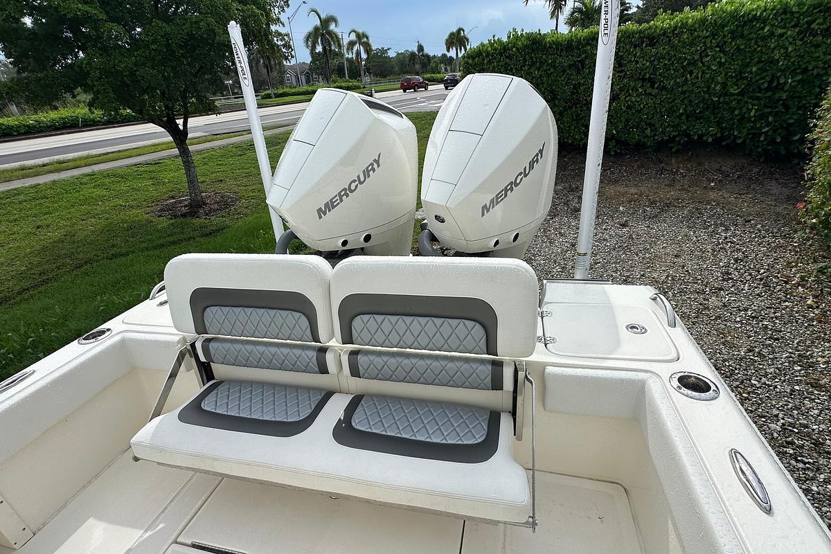 2026 ShearWater 270 SS Open